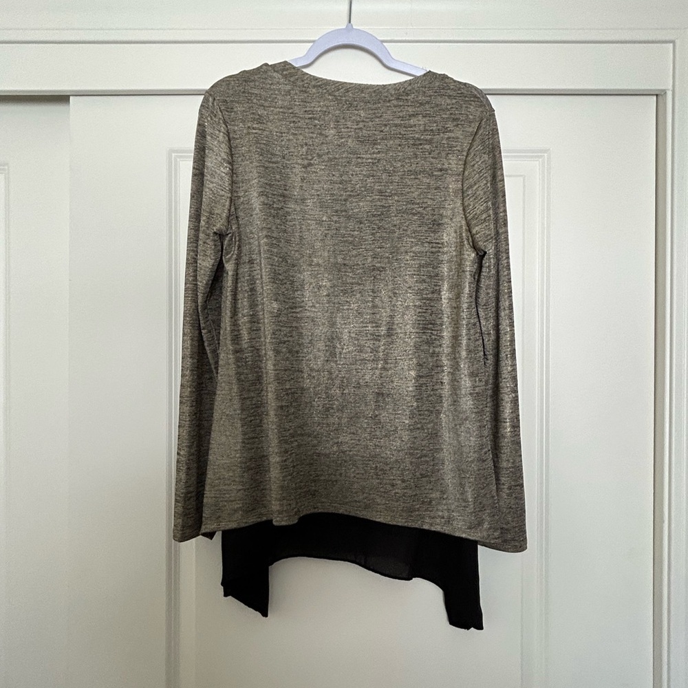 Bar III V-Neck Asymmetrical Hem Top Size L - Picture 6 of 7